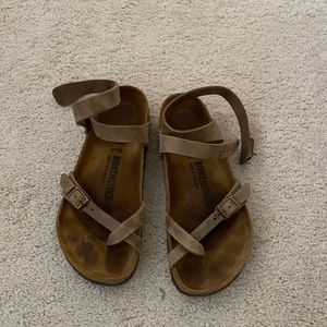 Barely worn Birkenstock’s in excellent condition